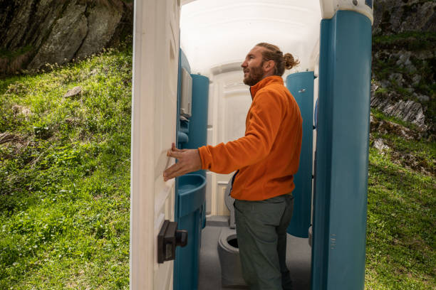 Best Porta potty delivery and setup  in Le Claire, IA
